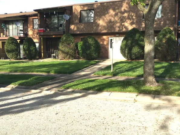 22553 Pleasant Dr APT 15, Richton Park, IL 60471