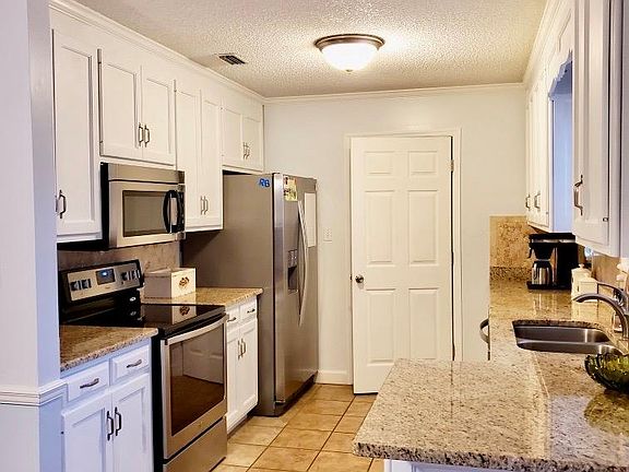 5th image of 4385 Whippoorwill Cir