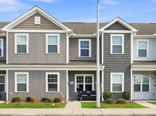 240 Yorktown Ln, Sanford, NC 27330