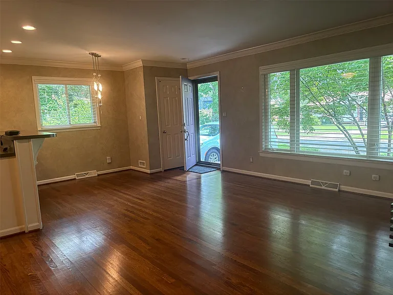 290 Winry Dr — Photo 7