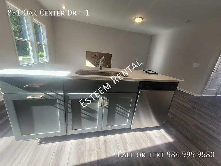 831 Oak Center Dr #1 — Photo 8