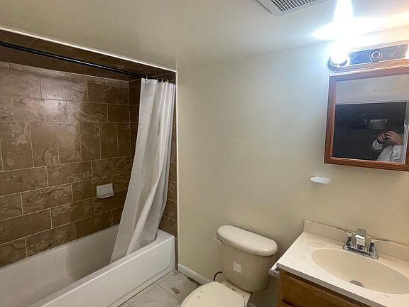 3rd image of 33 Berkshire Pl APT 1