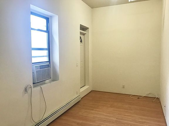 3rd image of 3018 Astoria Blvd #4