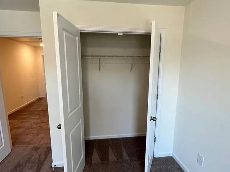 2725 Aubrey St — Photo 27