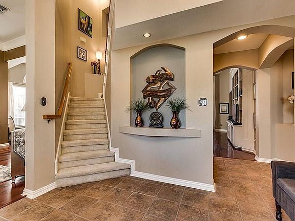 4th image of 613 Forest Bend Dr