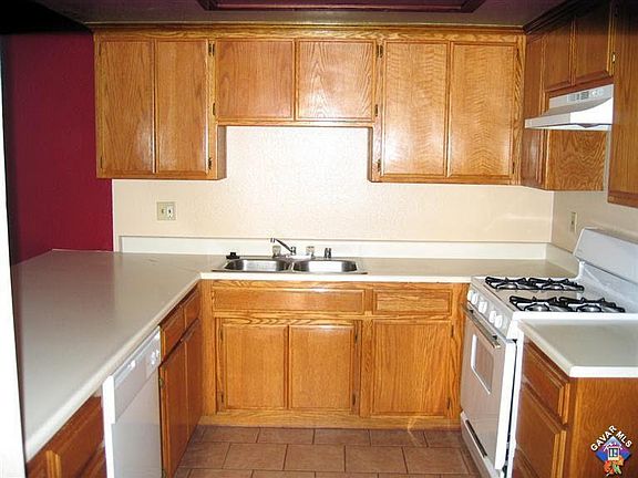 5th image of 212 E Lancaster Blvd Unit D
