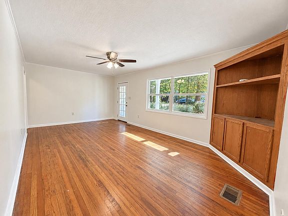 5th image of 109 Victoria Dr