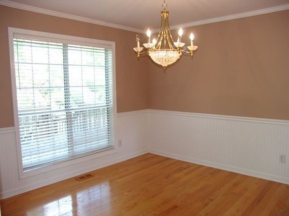 3rd image of 9266 Brook Ct