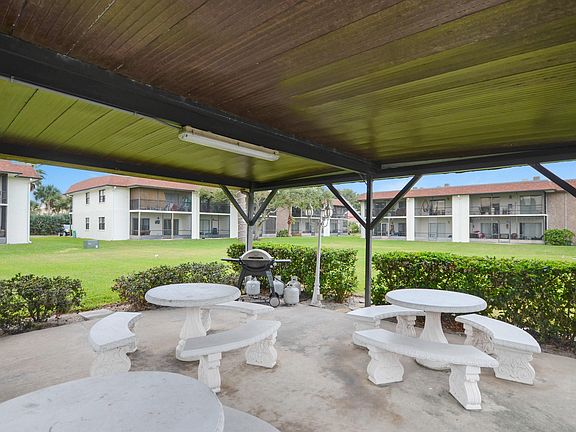 4th image of 200 Saint Lucie Ln APT 405