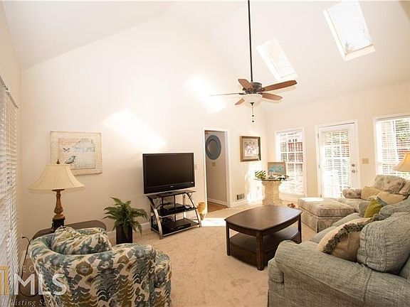 2nd image of 246 Coopers Pond Dr