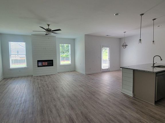 5th image of 118 Bramblewood Way
