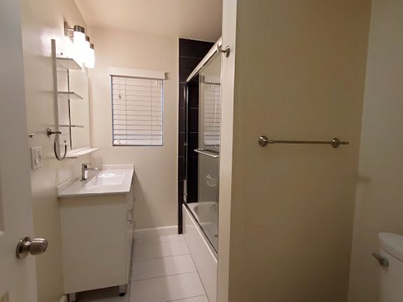 5th image of 585 Cassia St #9