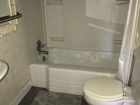 5th image of 201 N Garfield St APT 2