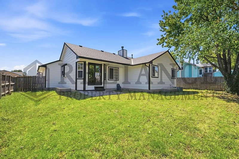 4 bed, 3.0 bath, 2184 sqft, $2,200 — Photo 4