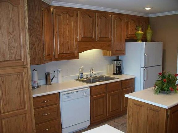 5th image of 161 Briarglen Ln