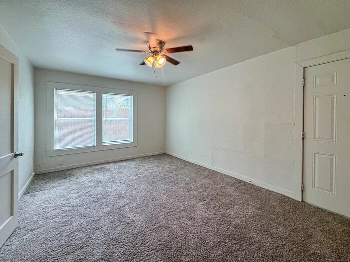 609 Amarillo St — Photo 16