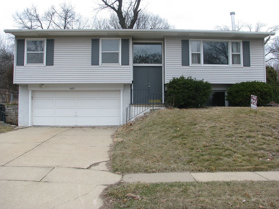 1609 SIerra Drive N.E.