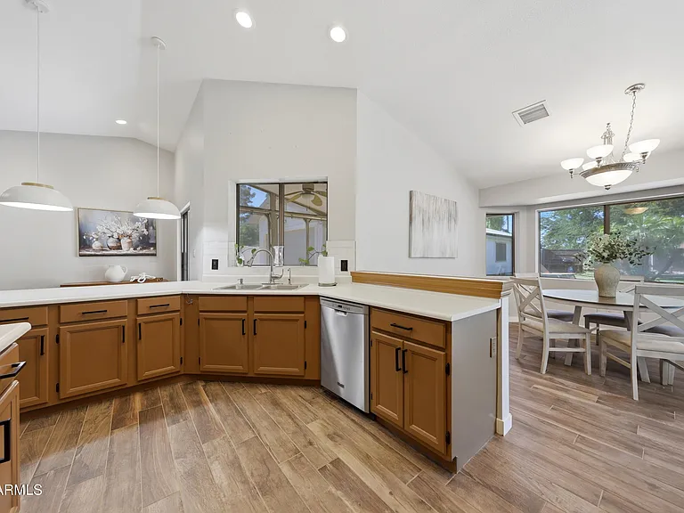 10432 W Avalon Dr — Photo 20
