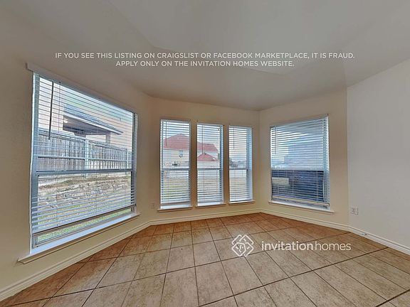 4th image of 1000 Fox Willow Ct