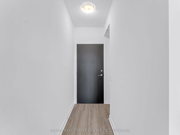 4th image of 250 Lawrence Ave W #422