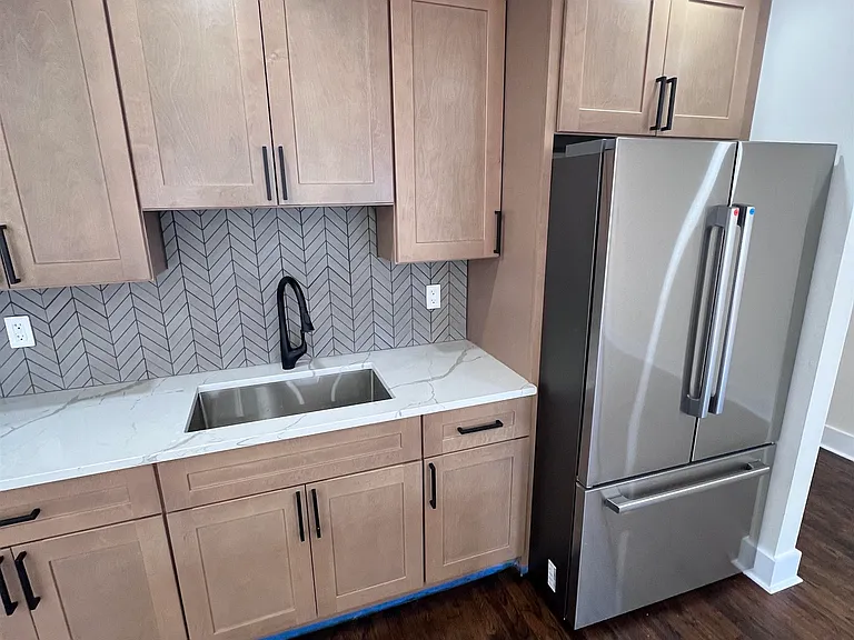 427-429 Martin Luther King Jr Dr #3 — Photo 5