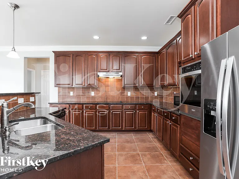 344 Edgecroft Way — Photo 6