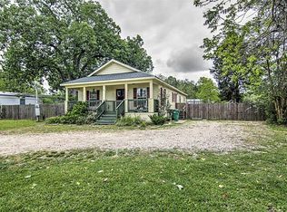 1608 W Adoue St, Alvin, TX 77511