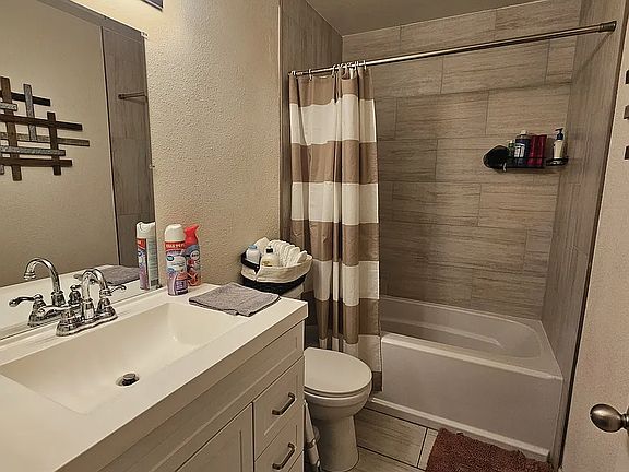 4th image of 600 E Monterey St APT A