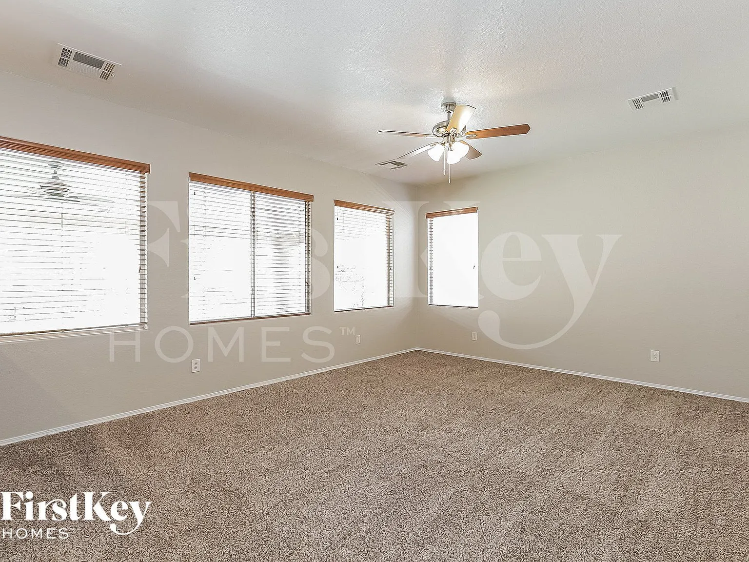 4 bed, 3.0 bath, 2070 sqft, $2,150 — Photo 4