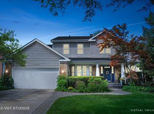 1356 E Eton Dr, Arlington Heights, IL 60004