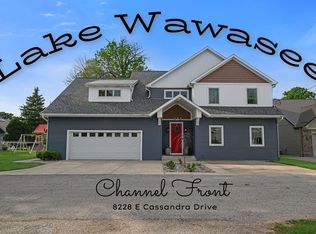 8228 E Cassandra Dr, Syracuse, IN 46567
