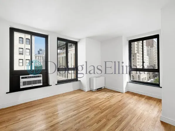295 Park Avenue South image 1 of 18
