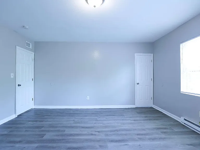 1633 E St NE #3 — Photo 7