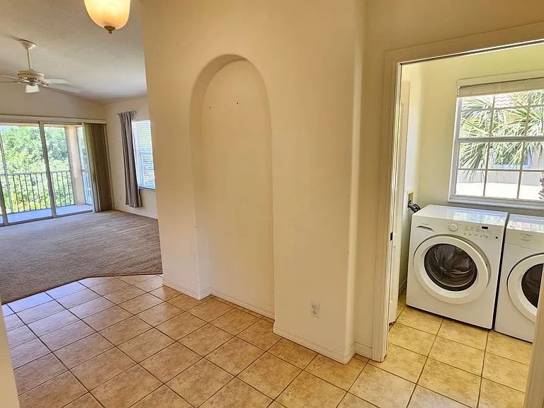 904 Casa Del Lago Way #904 — Photo 39