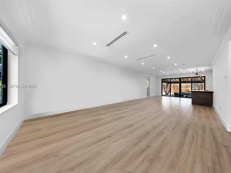 365 Fairway Dr — Photo 21