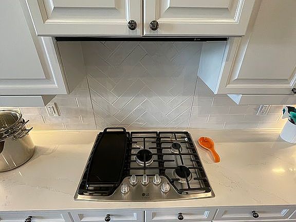 2nd image of 3364 Fernlake Pl