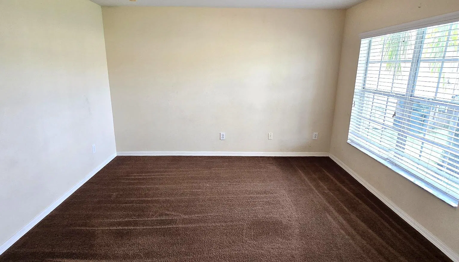 4303 Mohawk Ct — Photo 2