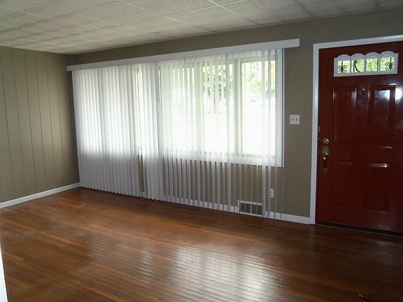 3rd image of 222 E Jefferson St
