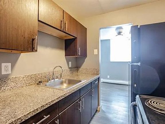 2nd image of 1944 Kentucky Ave #5