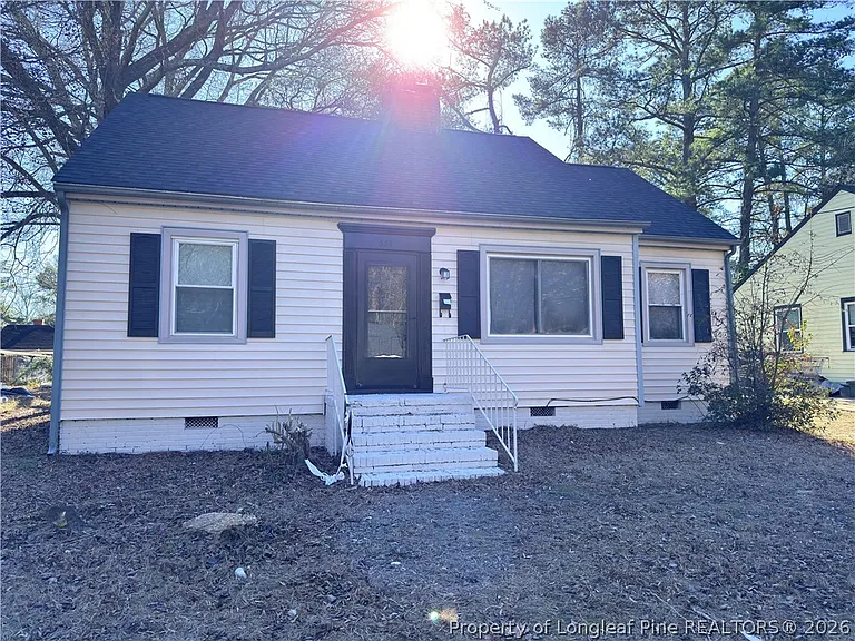 307 Hawthorne Rd — Photo 1