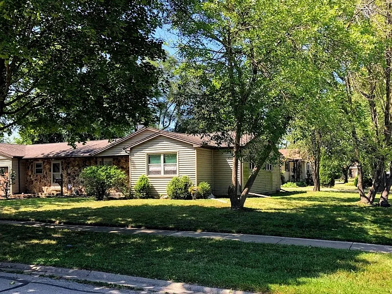 286 E Norman Ln — Photo 12