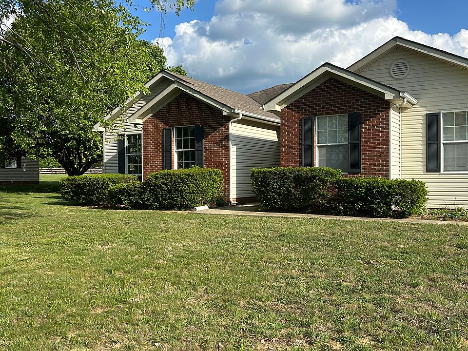 1st image of 1049 Breezy Ln