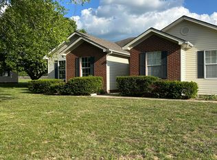 1049 Breezy Ln, Berea, KY 40403