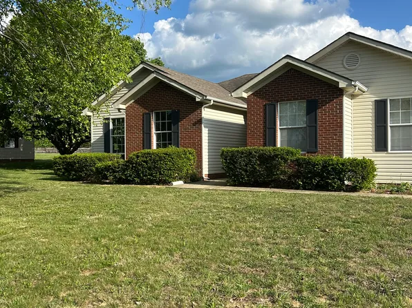 1049 Breezy Ln, Berea, KY 40403