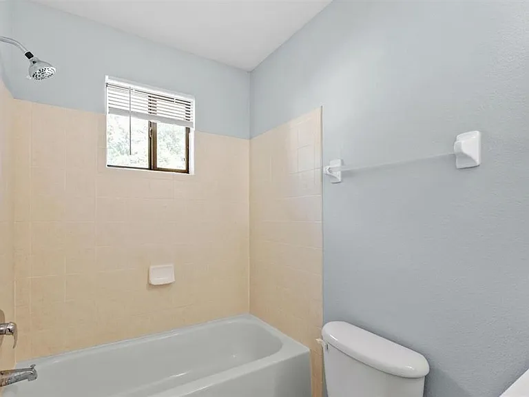 2307 Timber Oaks Ln — Photo 9