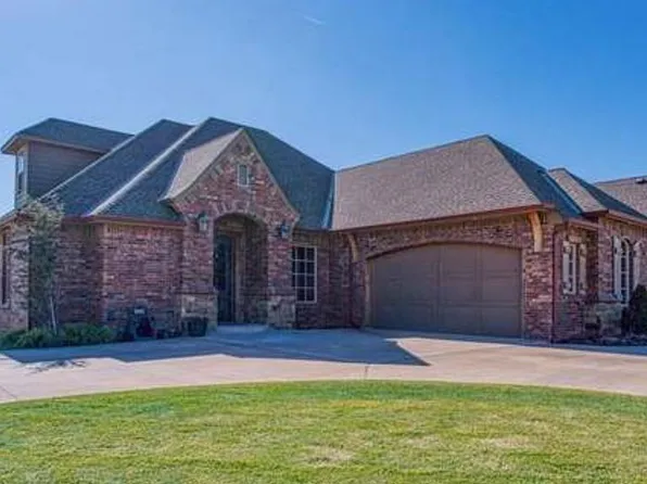 1201 Haileys Ct, Kingfisher, OK 73750