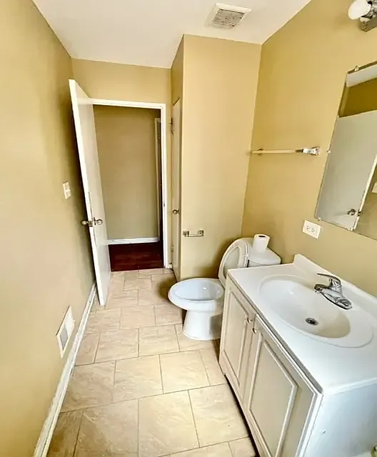 9562 South Green Street - 1 — Photo 4