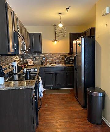 3rd image of 23000 Poplar Dr