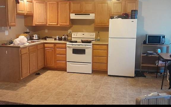 2nd image of 120 E 6th St #1