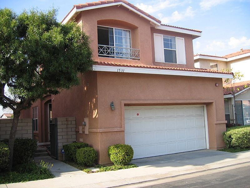 Front w/Side Entrance